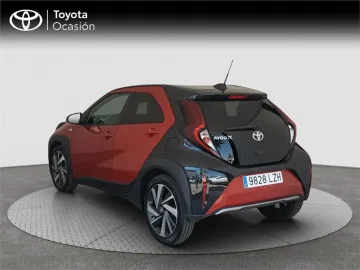Car image 4