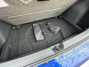 Car image 31