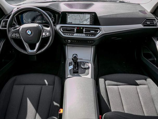 BMW 320 Touring e Advantage 150 kW image number 8