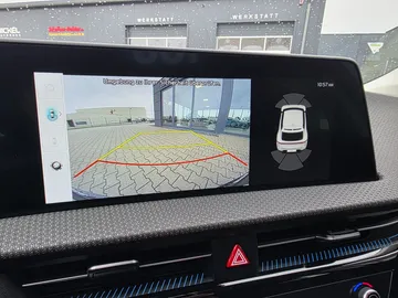 Car image 40