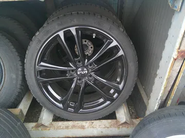 Car image 19