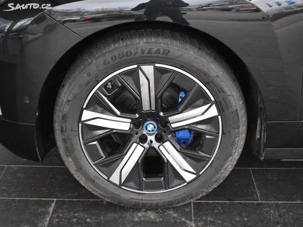 BMW iX xDrive40 240 kW image number 5