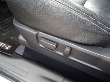 Car image 35