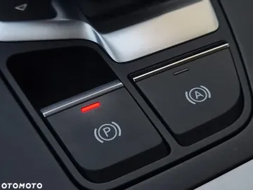 Car image 40