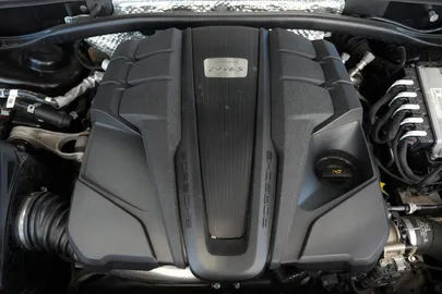 Car image 26