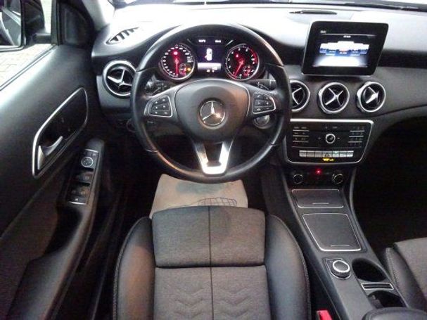 Mercedes-Benz GLA 180 90 kW image number 3