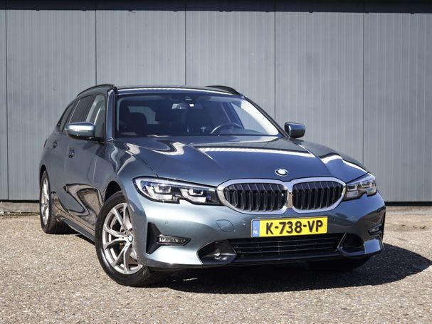 BMW 320i Touring 135 kW image number 21