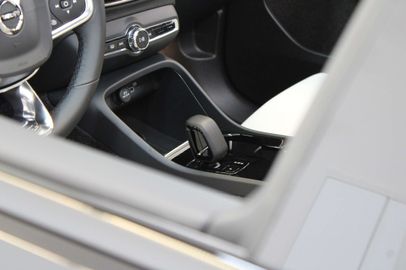 Car image 32