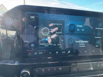 Car image 36