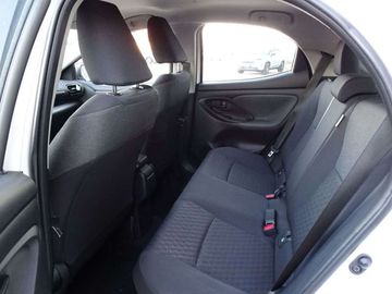 Car image 12