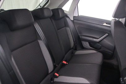 Car image 33