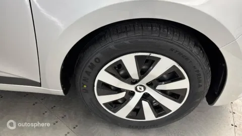 Car image 20