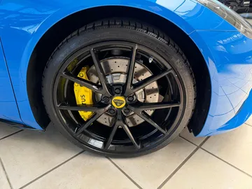 Car image 23