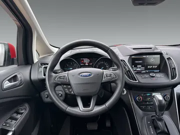 Car image 10