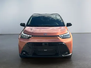 Car image 3