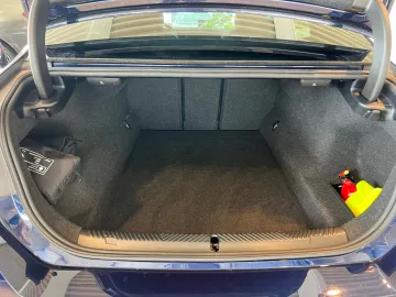 Car image 32