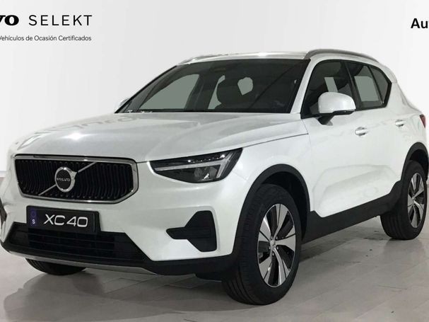 Volvo XC40 B3 Core 120 kW image number 1