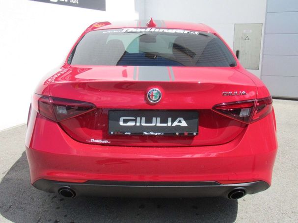 Alfa Romeo Giulia 2.2 AT8 140 kW image number 8