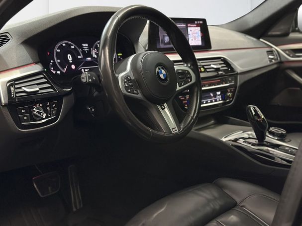 BMW 540i Touring xDrive 250 kW image number 14