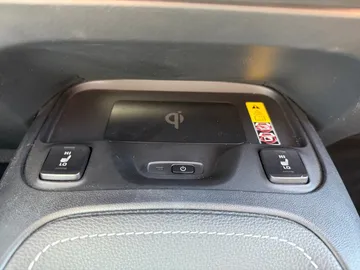 Car image 27