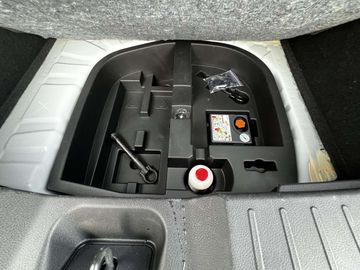 Car image 31