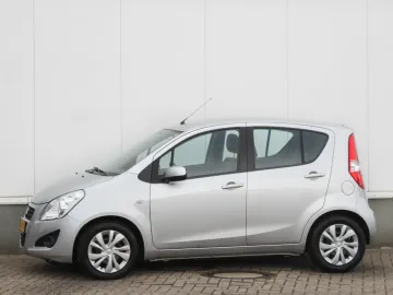 Car image 3