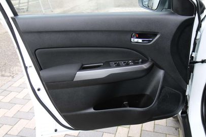 Car image 47