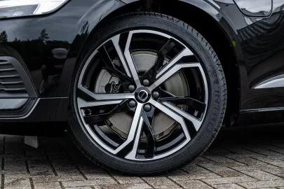 Car image 29