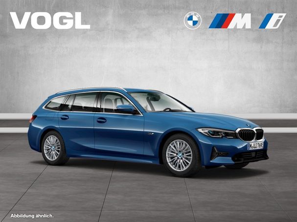 BMW 330e Touring 215 kW image number 10