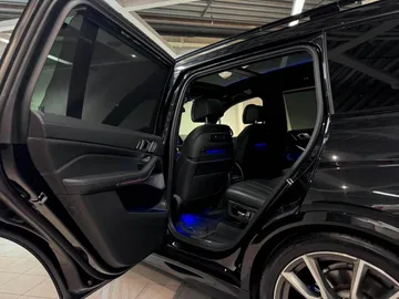 Car image 35