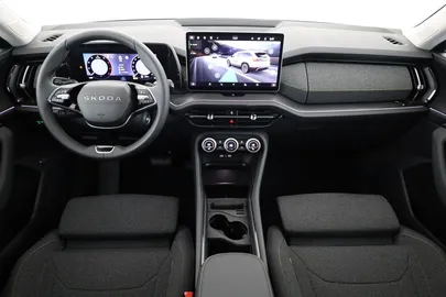 Car image 30