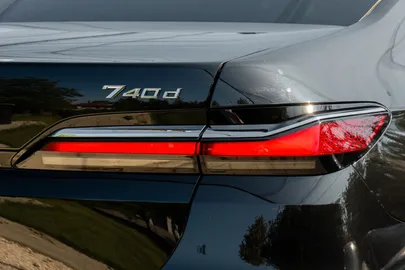 Car image 30