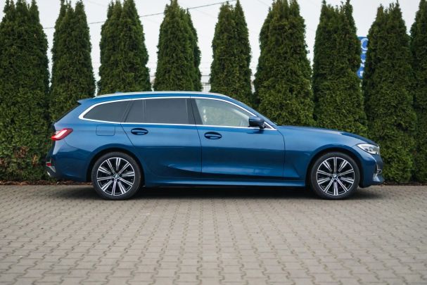 BMW 320d Touring xDrive 140 kW image number 8