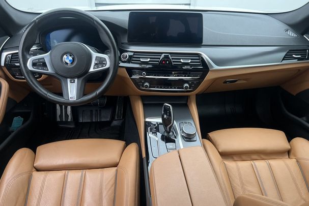 BMW 520d xDrive 140 kW image number 13