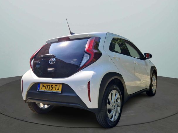 Toyota Aygo X 1.0 VVT-i 53 kW image number 2