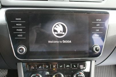 Car image 33