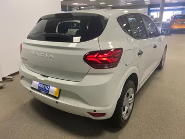 Car image 5