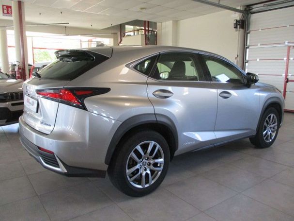 Lexus NX 300 h 145 kW image number 3