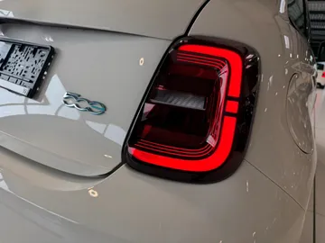 Car image 25