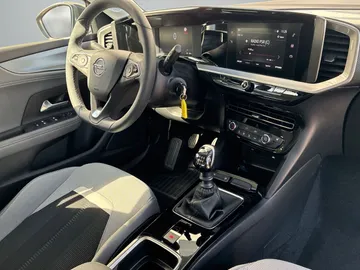 Car image 21