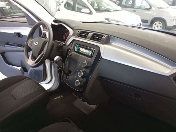 Mahindra KUV100 1.2 64 kW image number 9