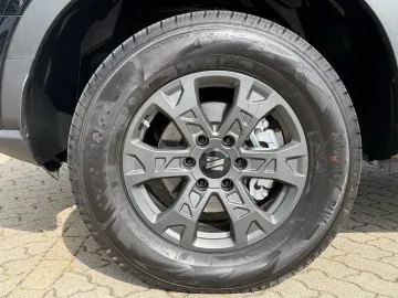 Car image 31