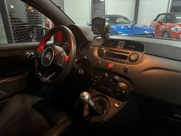 Car image 14