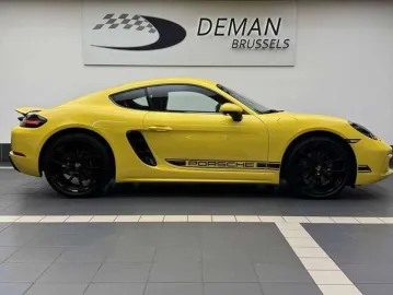 Car image 30