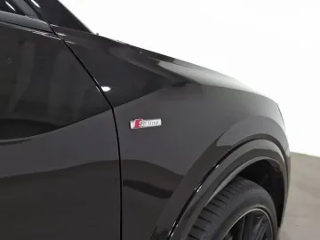 Car image 38