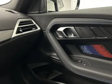 Car image 43