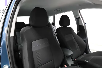 Car image 25