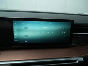 Car image 35