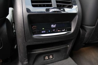 Car image 48