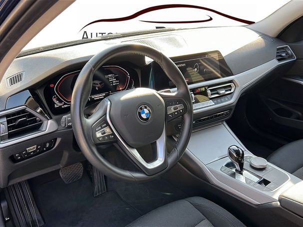 BMW 320d Touring xDrive Advantage 140 kW image number 12